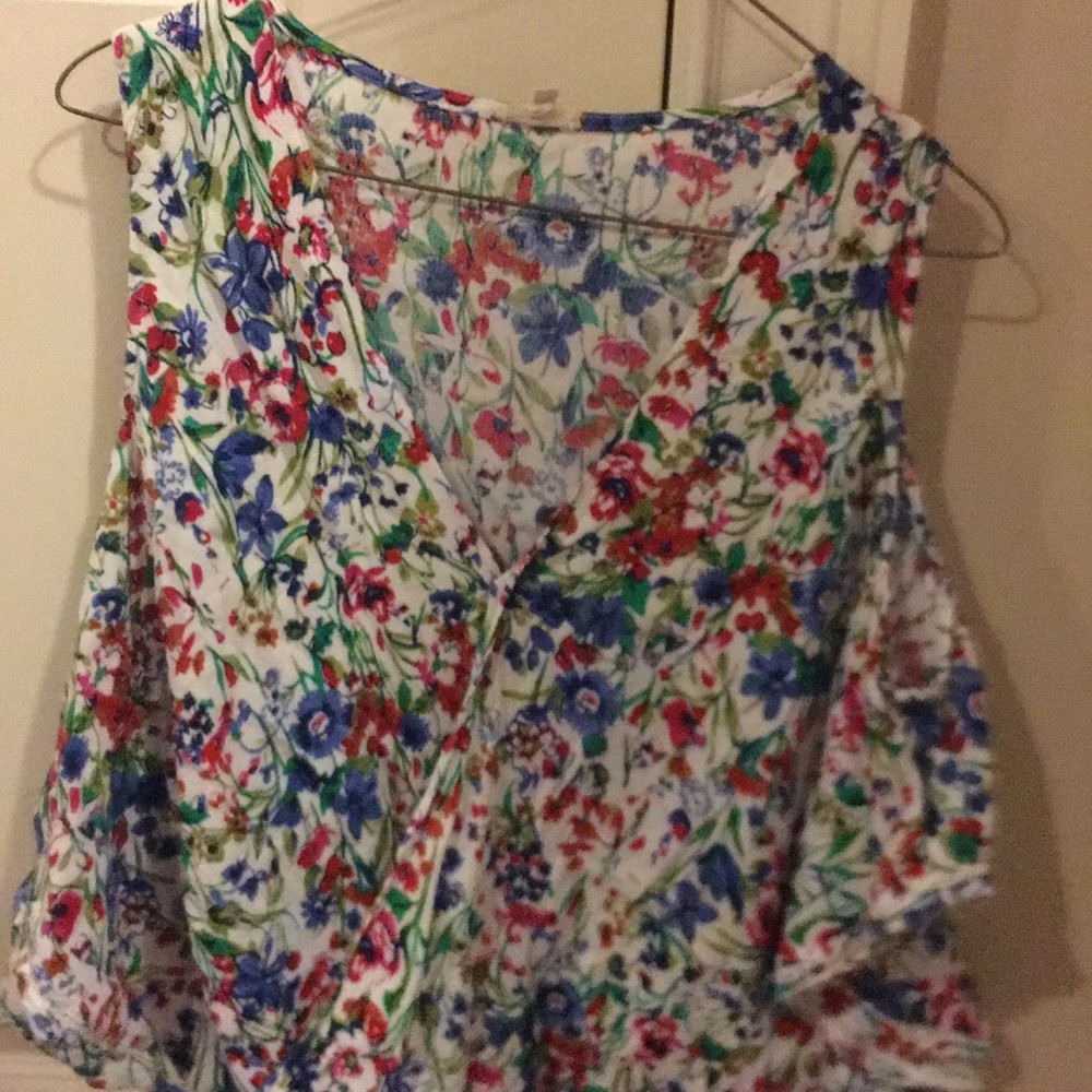 Cold shoulder top